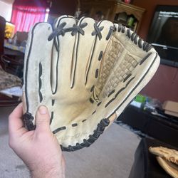 Easton Synergy 12.5" Fastpitch Softball Baseball Glove LHT SYFP1250 Basket Web Needs Repair