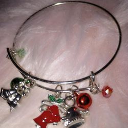Ladies Christmas Charm Bracelets 