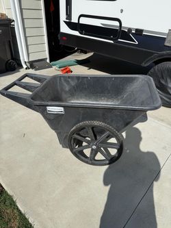 Rubbermaid Commercial Products Yard Cart / Wheel Barrow