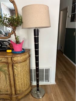 Floor Lamp with 2 light bulbs