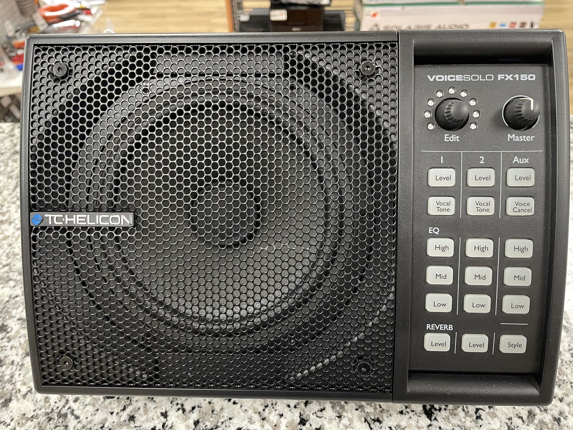 TC-Helicon Voice Solo FX150