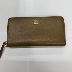 Tory Burch Robinson Zip Continental Wallet 