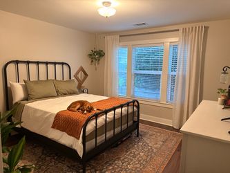 Living Spaces Knox II Queen Bed