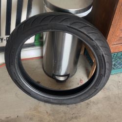 Commander 3 100/90/19 Harley Dyna Tire 