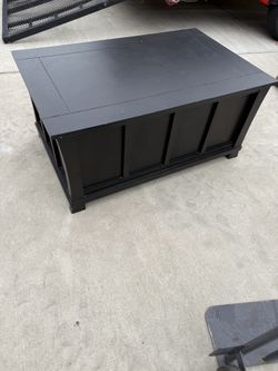 Wood hope chest storage