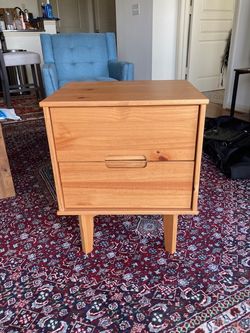 Nightstand - classic / clean