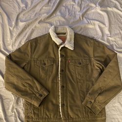 LEVI'S MEN'S TAN SHERPA LINED TRUCKER JACKET