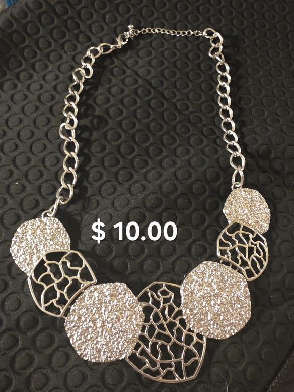Large Silver Tone Statment Necklace