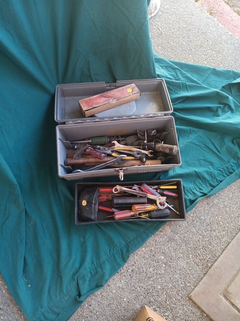 Craftsman Tool box w/ tools