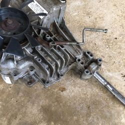Lawnmower tractor transmission