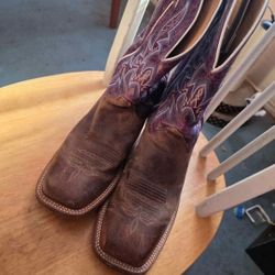 Size 9 Boots From Justin