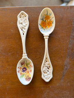 Porcelain spoons / flowers