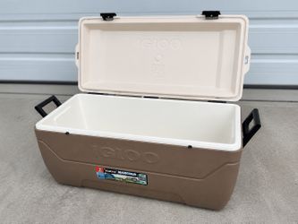 Igloo MaxCold 165 Qt Cooler – Practically New