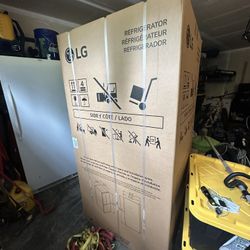 *BRAND NEW *LG FRIDGE/FREEZER In Box 