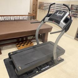 NordicTrack X9i Incline Trainer Treadmill