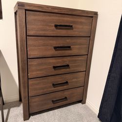 Modern Wooden 5 Drawer Dresser