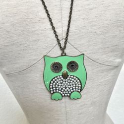 Green Enamel Faux Pearl Owl Pendant Necklace 