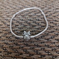 SILVER  MINNIE MOUSE BRACELET.  8". NEW.  PICKUP ONLY