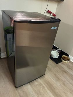 3.3 cubic mini fridge