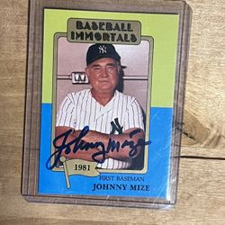 Johnny Mize Autographed Baseball Card