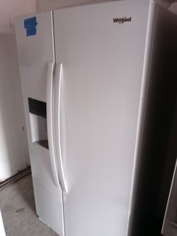 Side by side refrigerators for sale $600 to $750