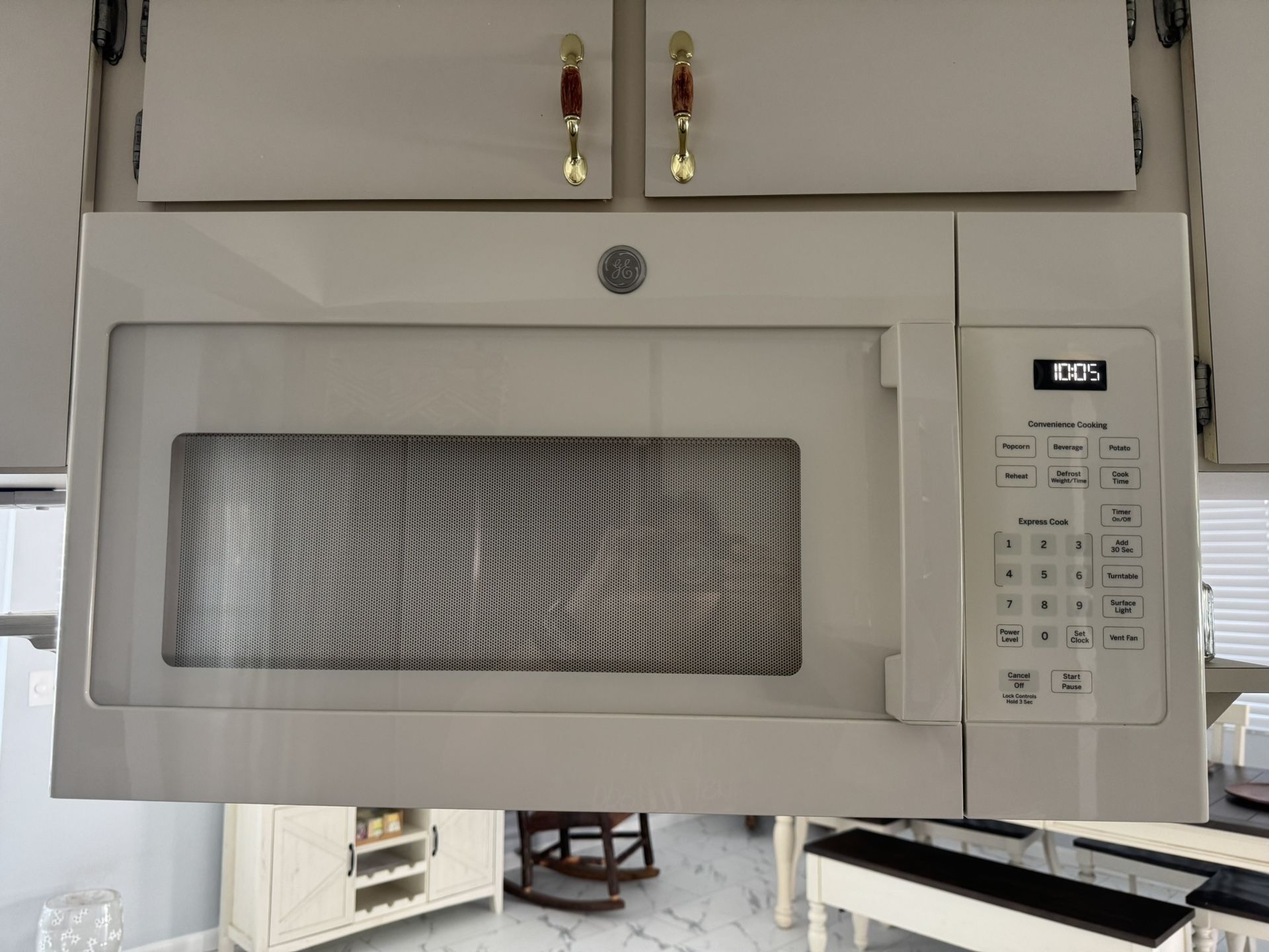 Stove, Microwave And Dishwasher 