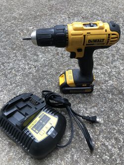 Dewalt 1/2 cordless drill, battery and charger
