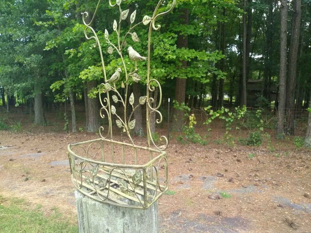 Wrought Iron Planter Rack/ Basket