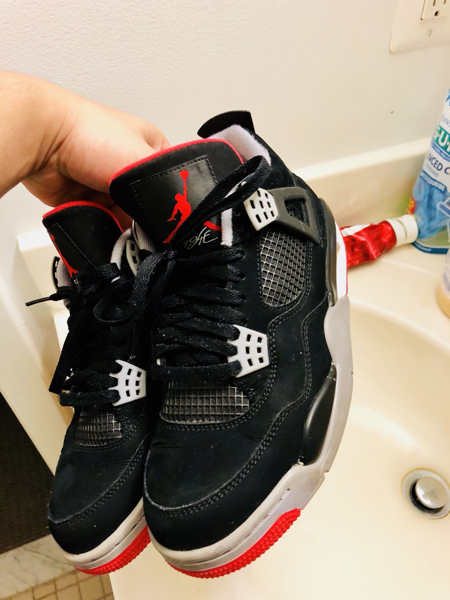 Bred 4 size 8 9.5/10 no box pick up only no trades