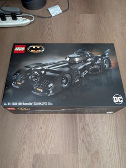 LEGO Batman 1989 Batmobile 76139
