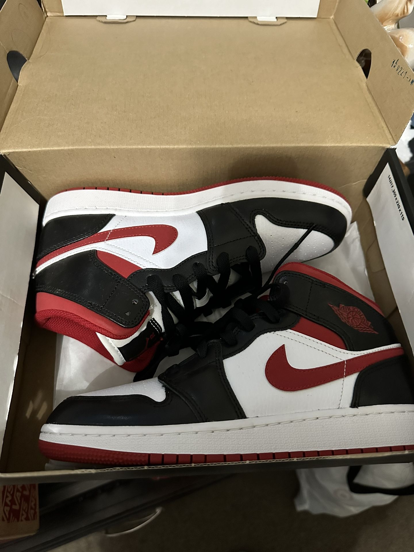 Air Jordan 1 Mid: White/Gym Red-Black