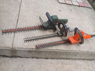 3 Black and Decker electric hedge trimmers