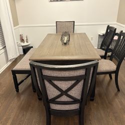 Dining Room Table And Chairs 