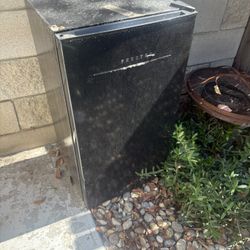 Mini Fridge 