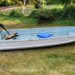 12' SmokerCraft Aluminum Boat With MinnKota Electric Motor