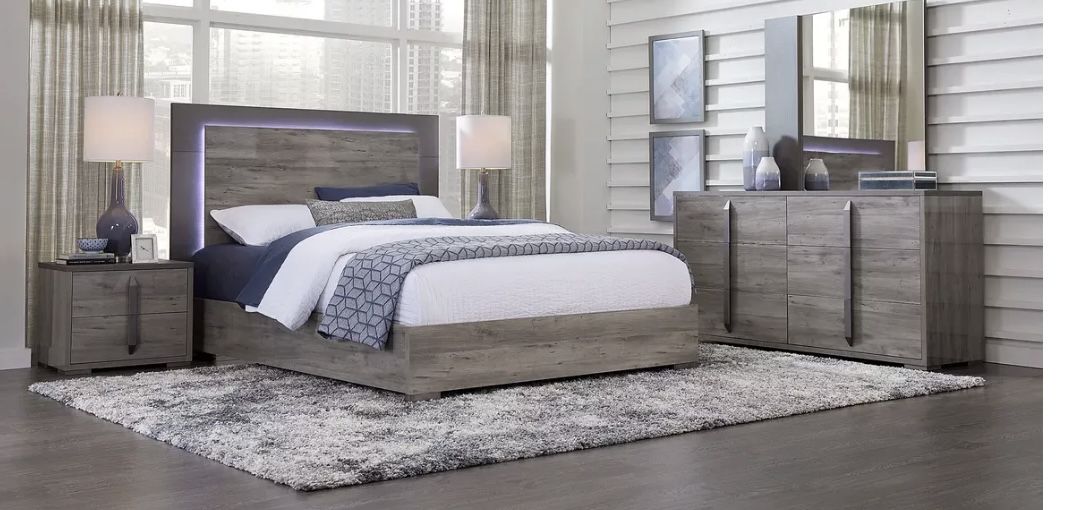 King Size Bedroom Set - excellent condition
