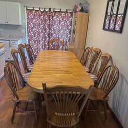 Solid wood dinning table 10 sturdy chairs