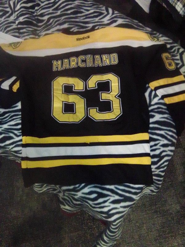 OFFiCIAL BRUINS 63 MARCHAND