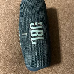 JBL Charge 5