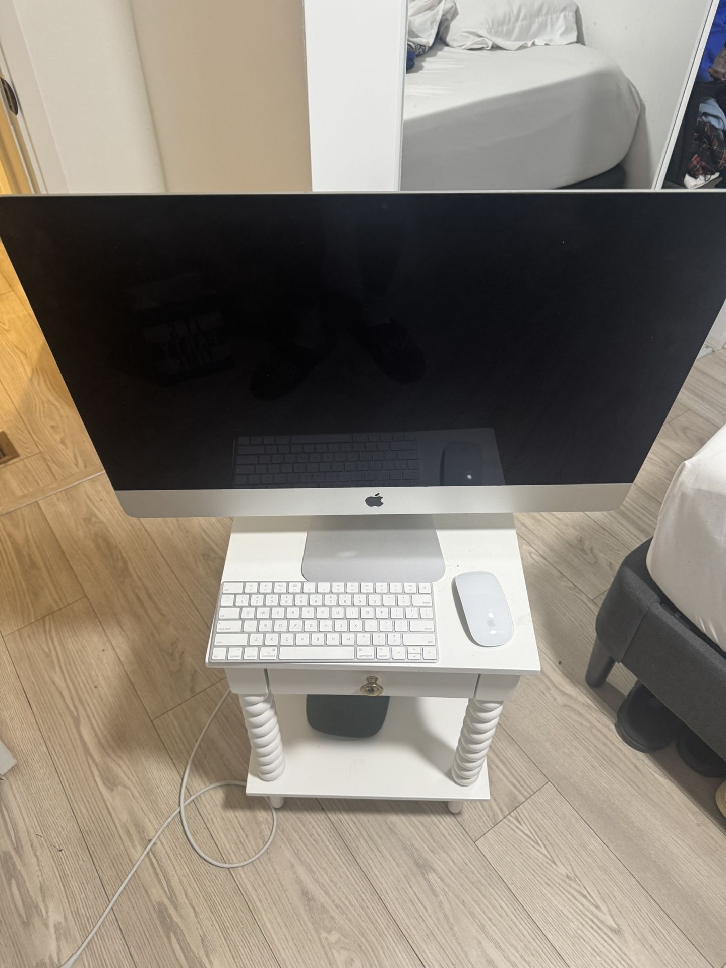 2019 Apple Mac computer Flat.