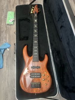 Carvin LB5 5-String Bass