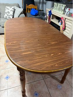 Wood Oval Table with 6 chairs