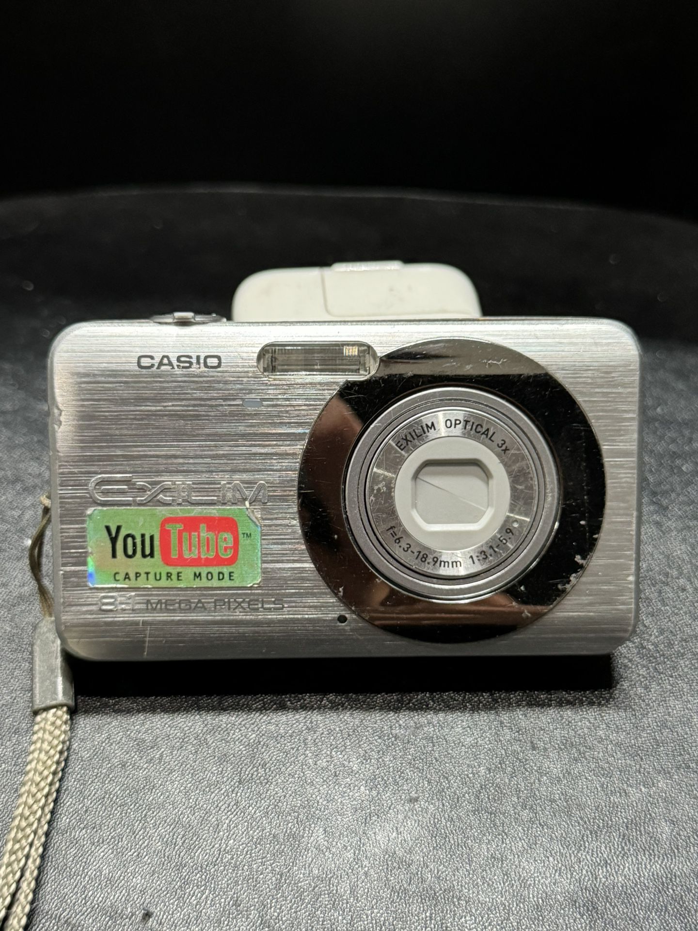 Casio Exilim EX-Z80 Compact Digital Camera