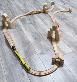 Extra large train set