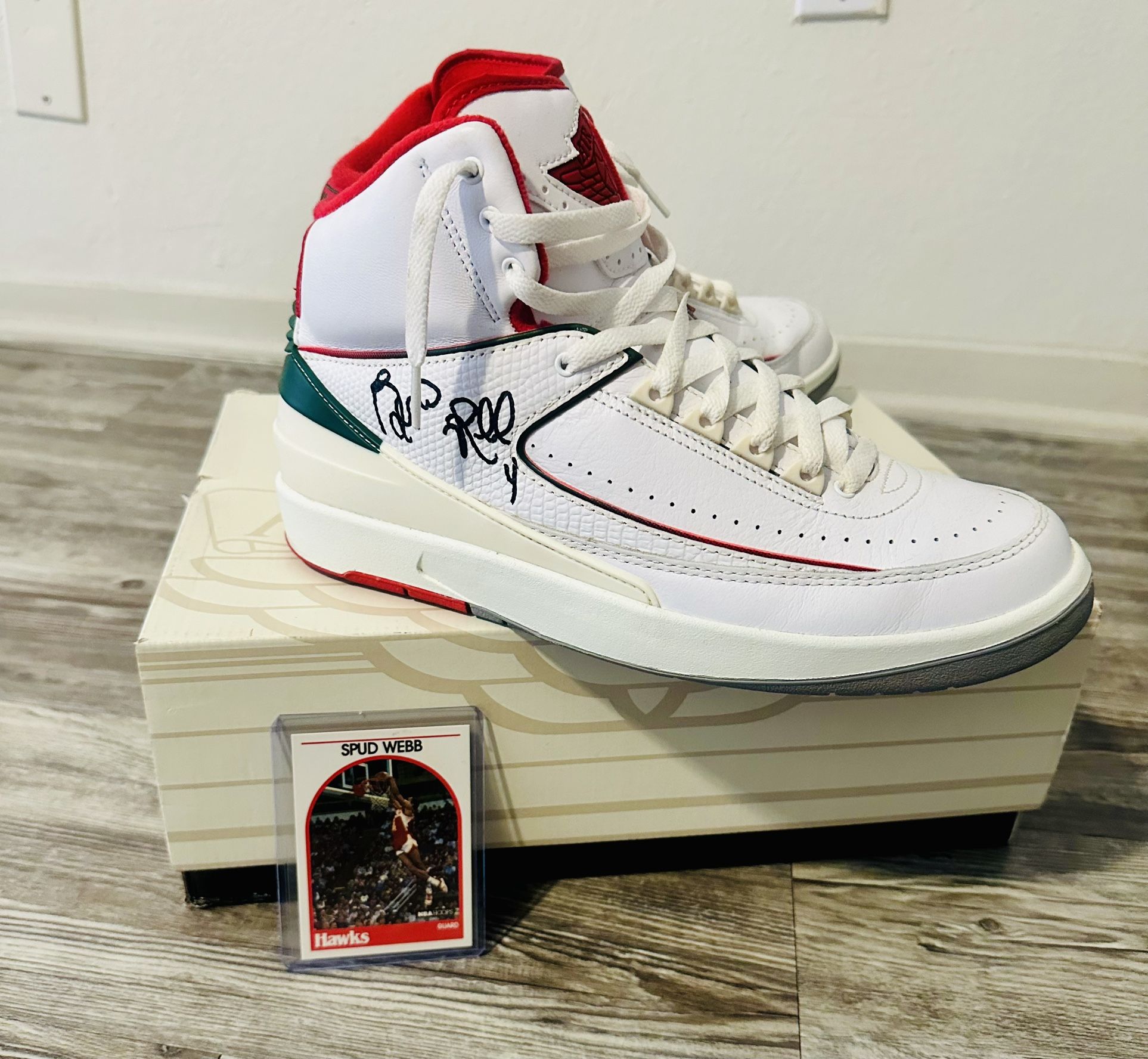 Spud Webb Signed Air Jordan Retro Size 10 – Proof of Signing