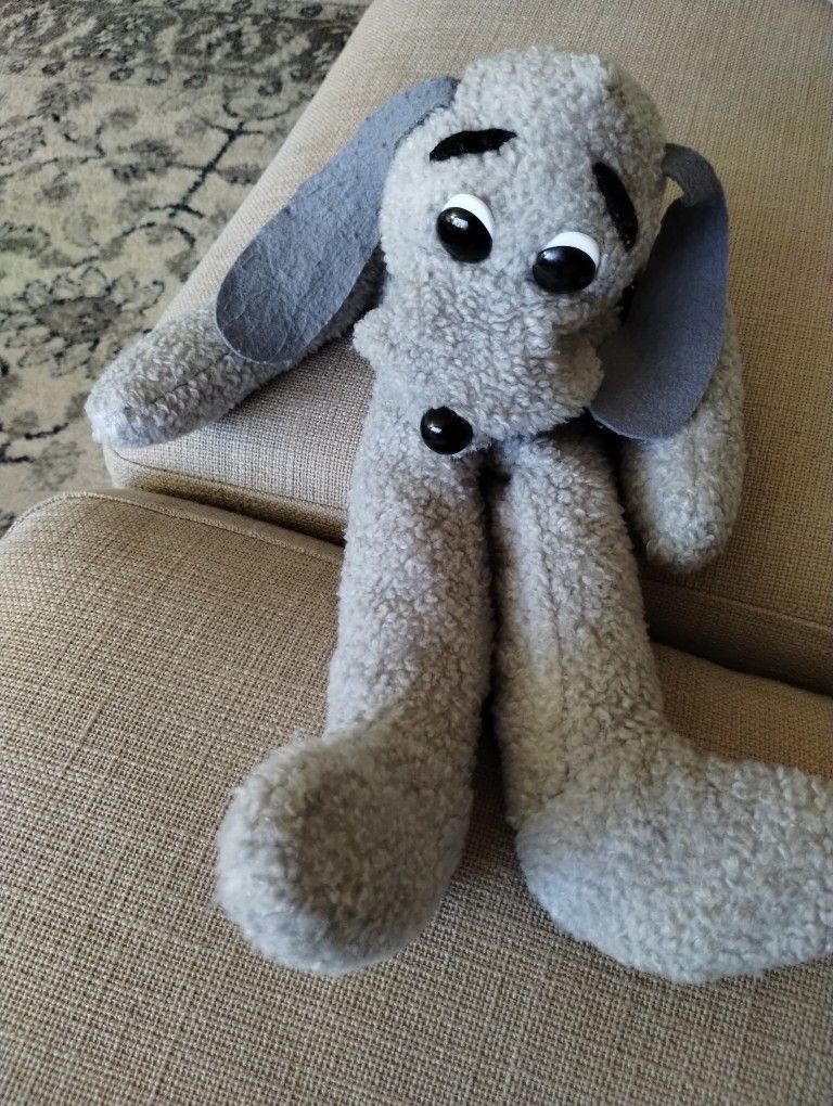 Vintage 1993 Hush Puppy Gray Plush Hand Puppet 18” Shari Lewis Lamb Chop Toy

Great shape. Normal wear