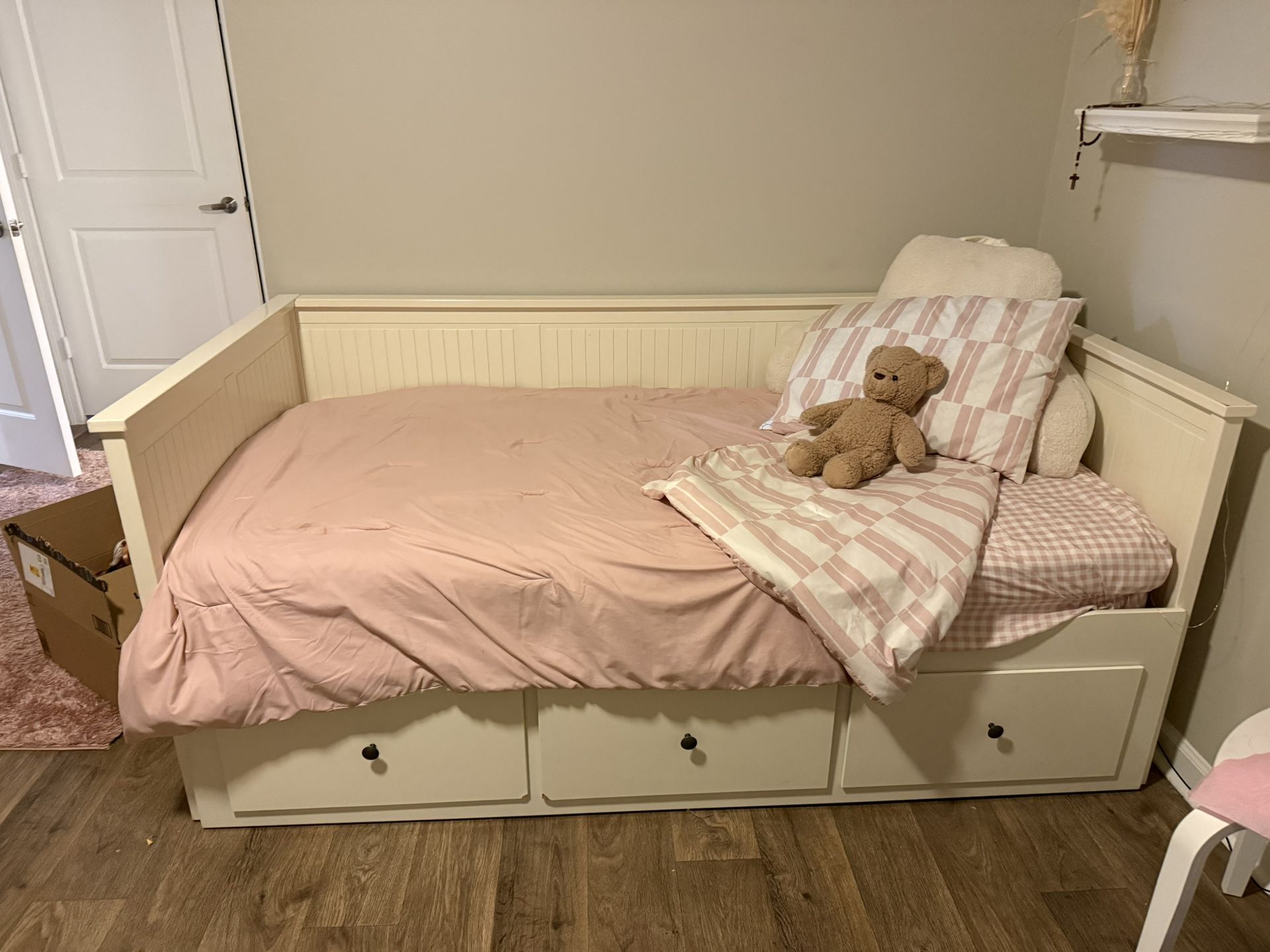 IKEA Pull Out Trundle Daybed
