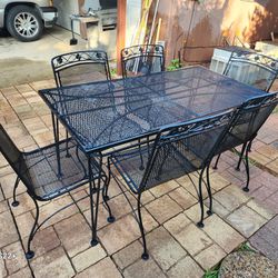 Vintage Heavy Duty Durable Patio Set, Table 60"Lx32"W and 6 Chairs Good Conditión. 