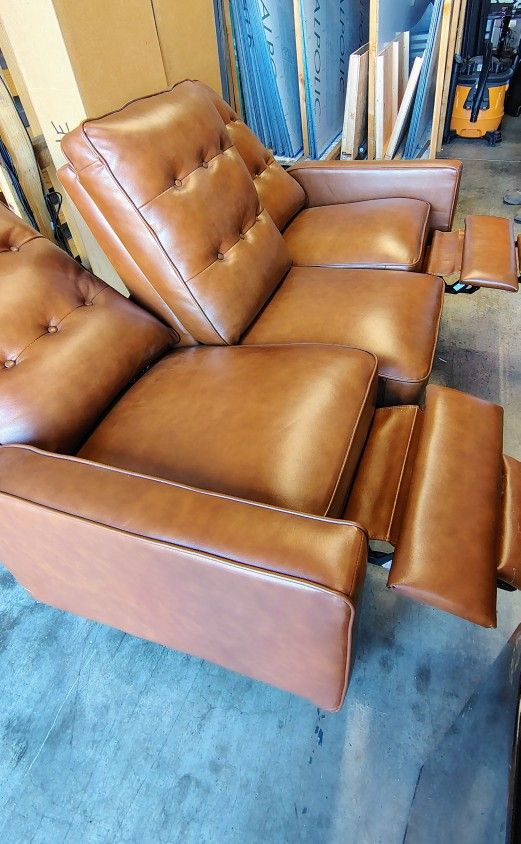 Abbyson Leather Double Recliner Couch / Please Don't Waste My Time