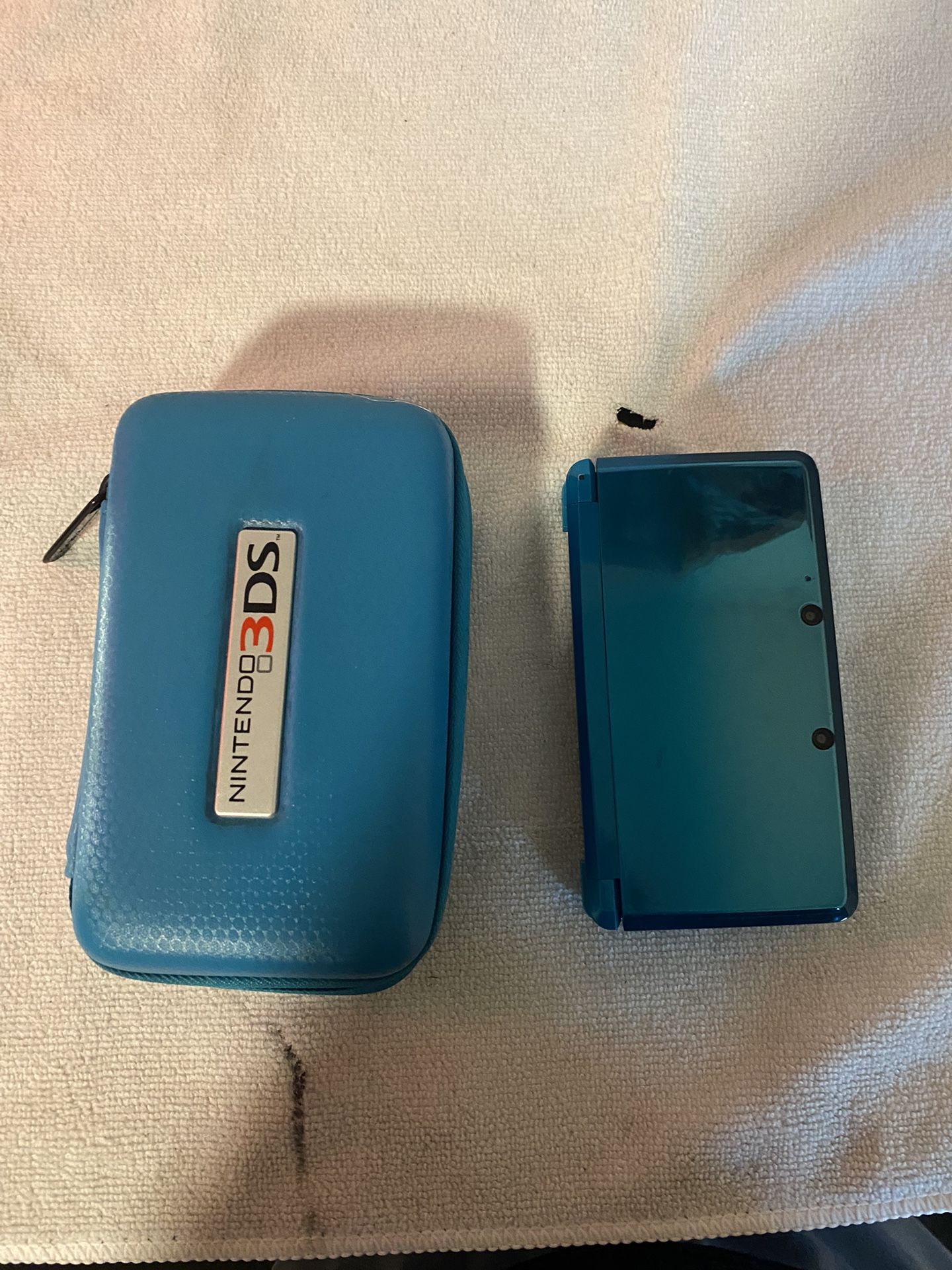 Nentendo Ds With The Case